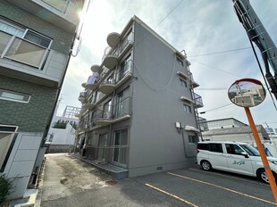 重尾マンションの物件外観写真